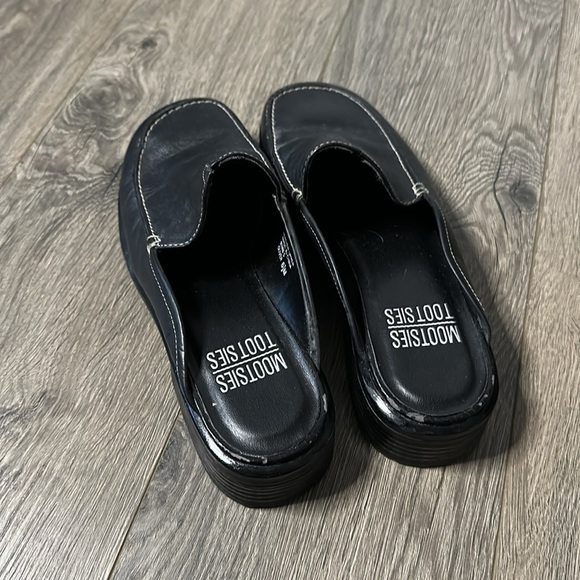Mootsies Tootsies Black Slip on shoes size 6.5 - Picture 2 of 4